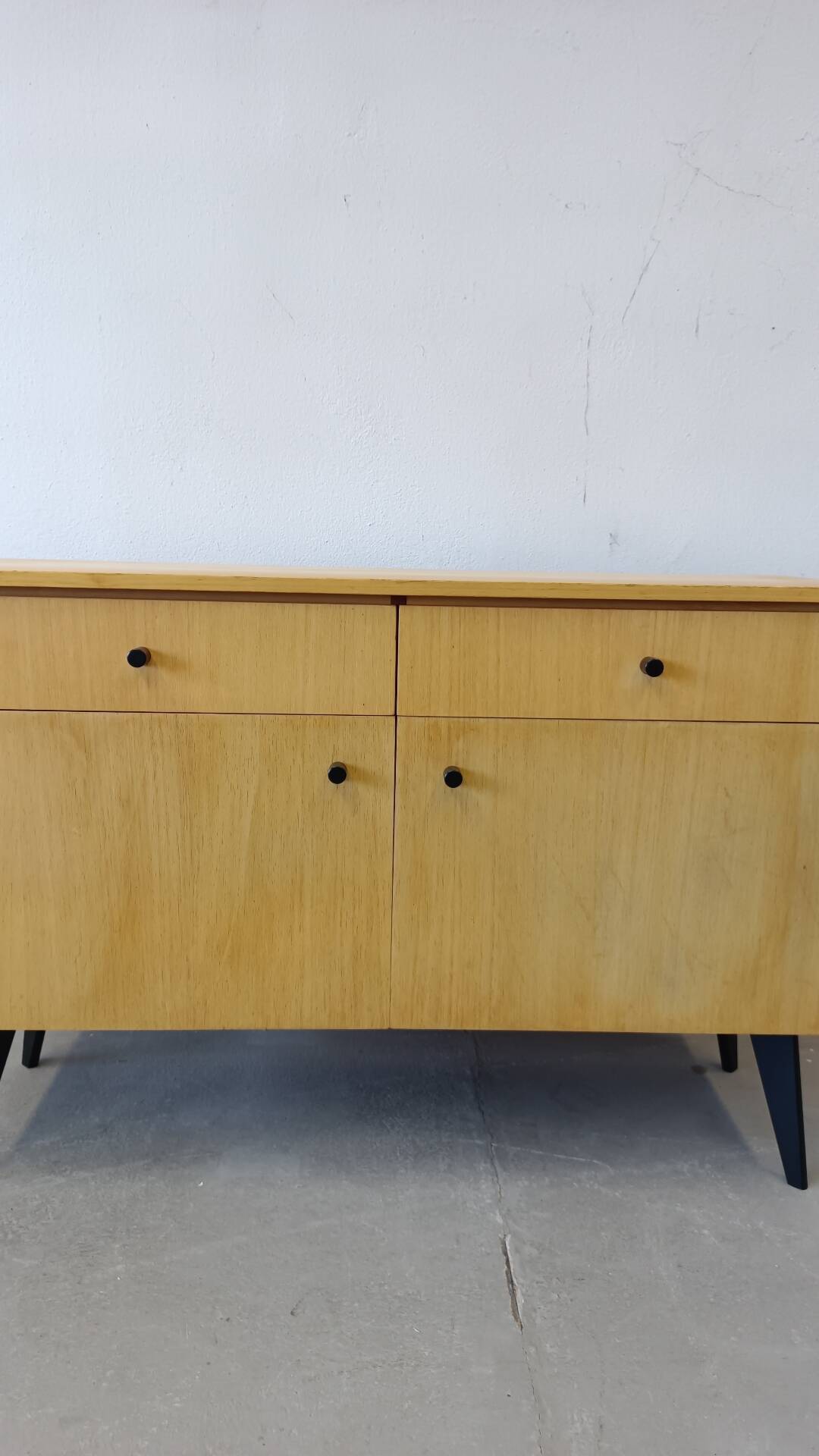 Clear buffet with 2 doors
