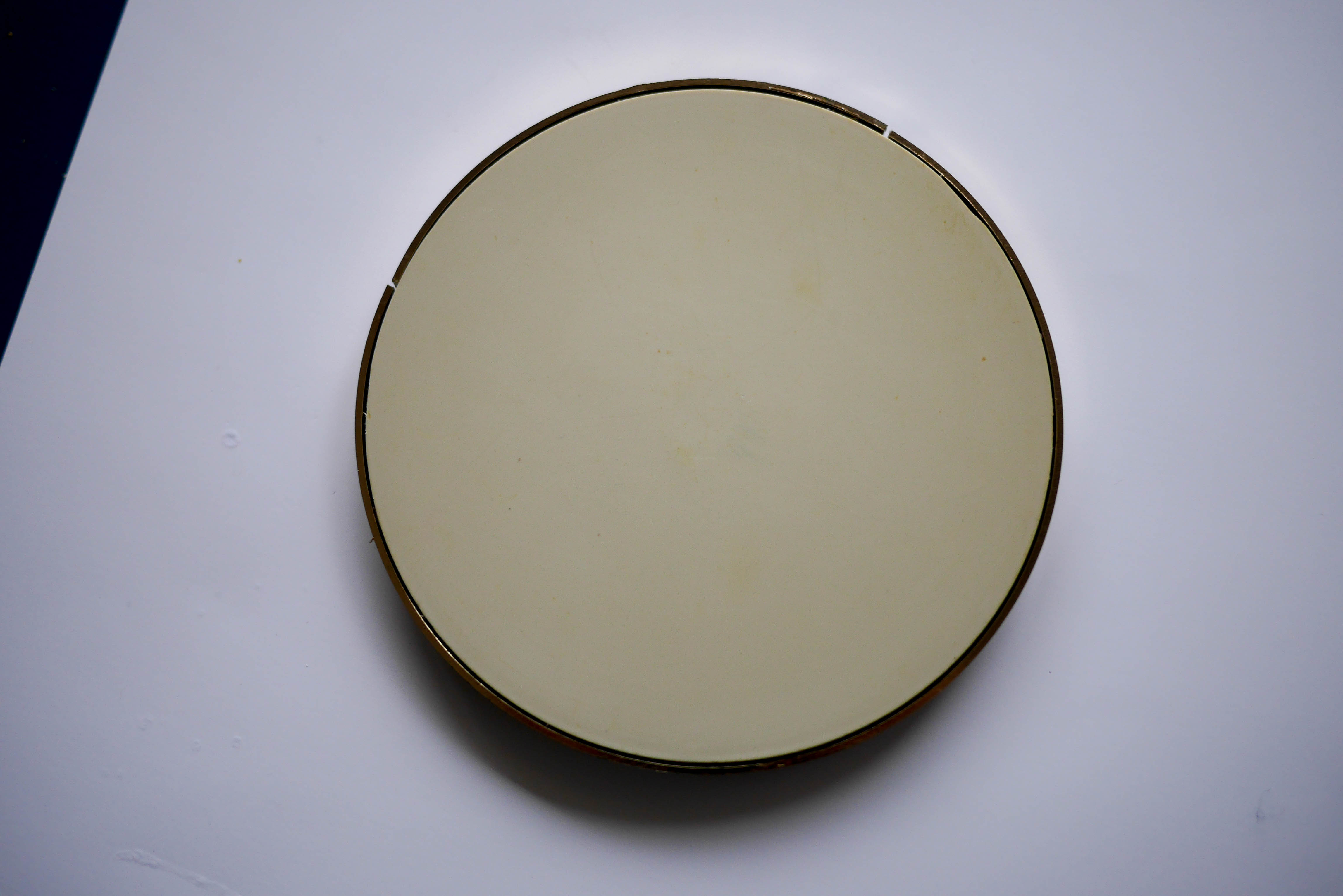 Small round magnifying mirror 14cm