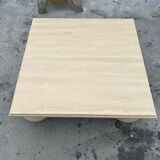 Table basse carrée en pierre avec pieds de balle sculpturaux