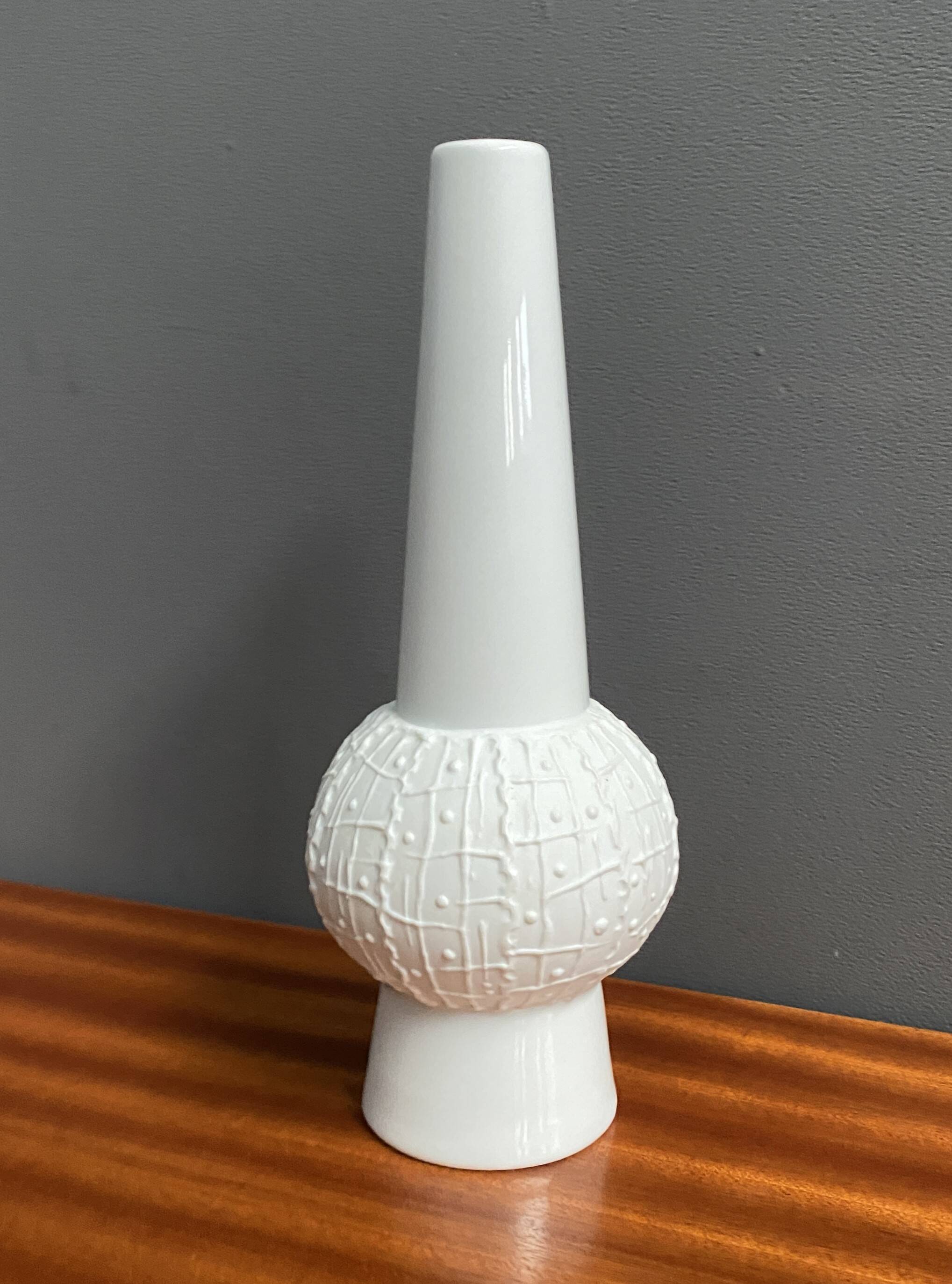 White bisuit ceramic vase by KPM 1960s