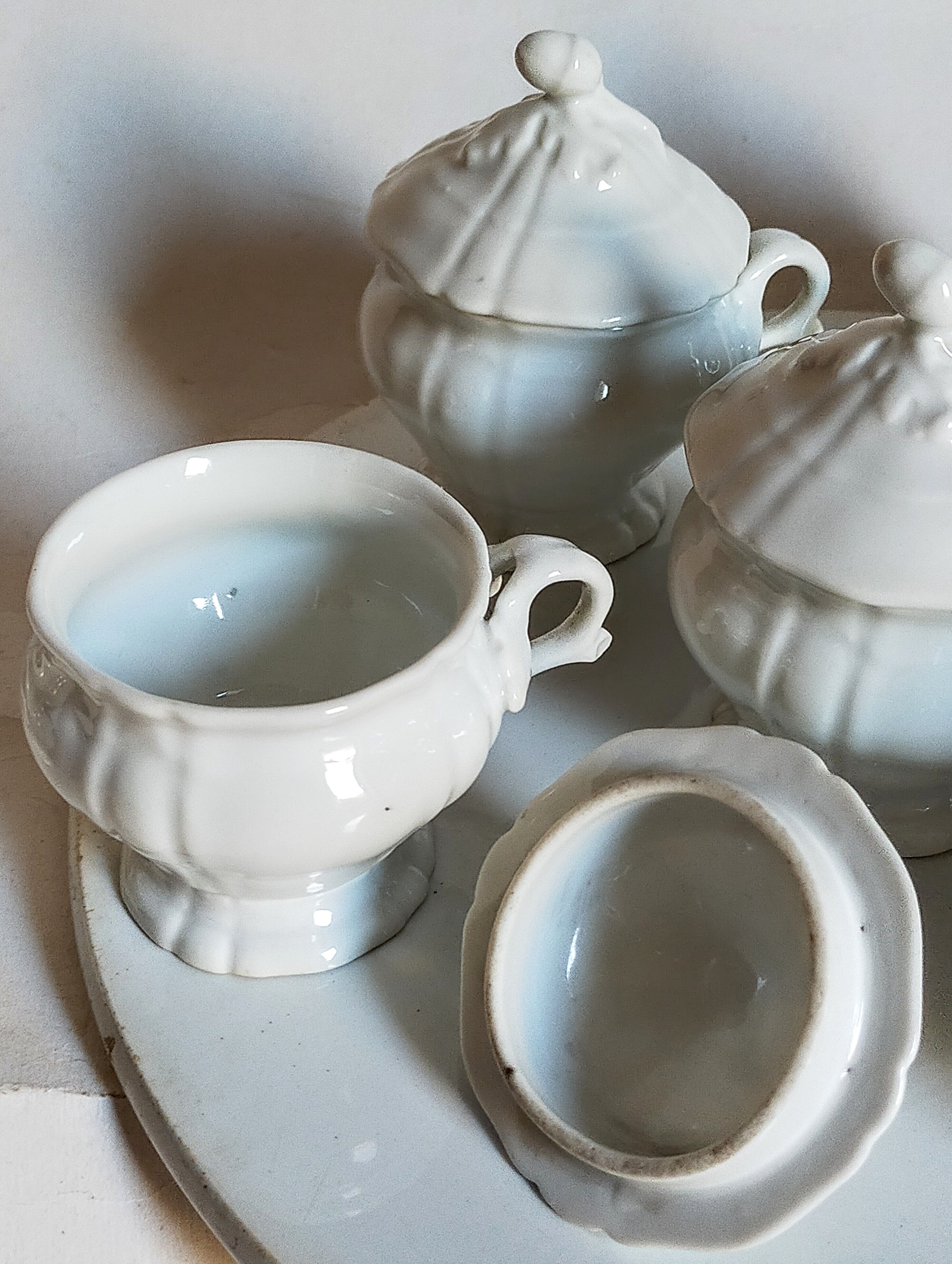 Set of seven covered pots and tray old white slurry nineteenth