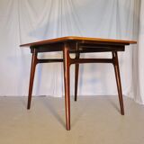 Scandinavian extendable rectangular table