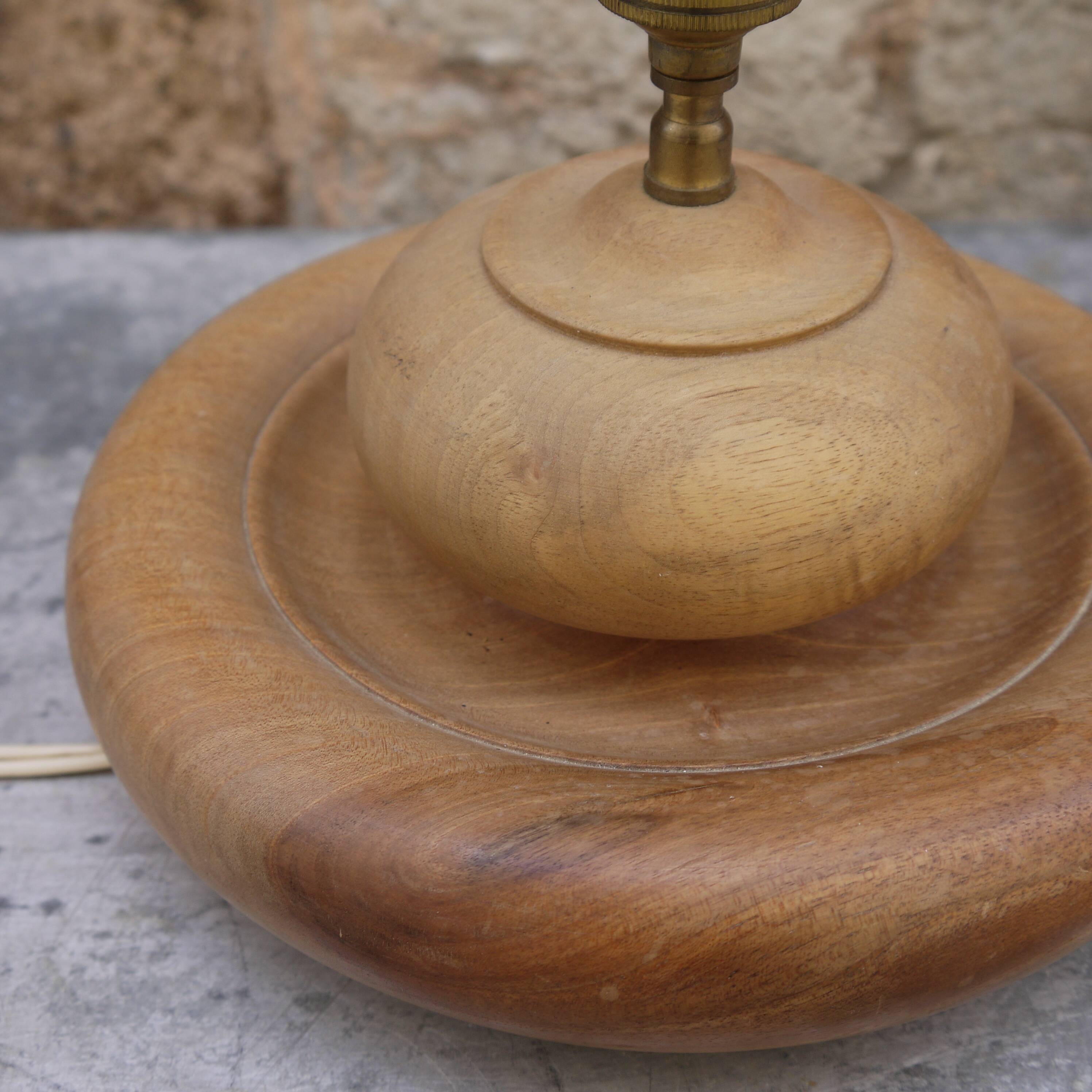 Pied de lampe en bois tourné