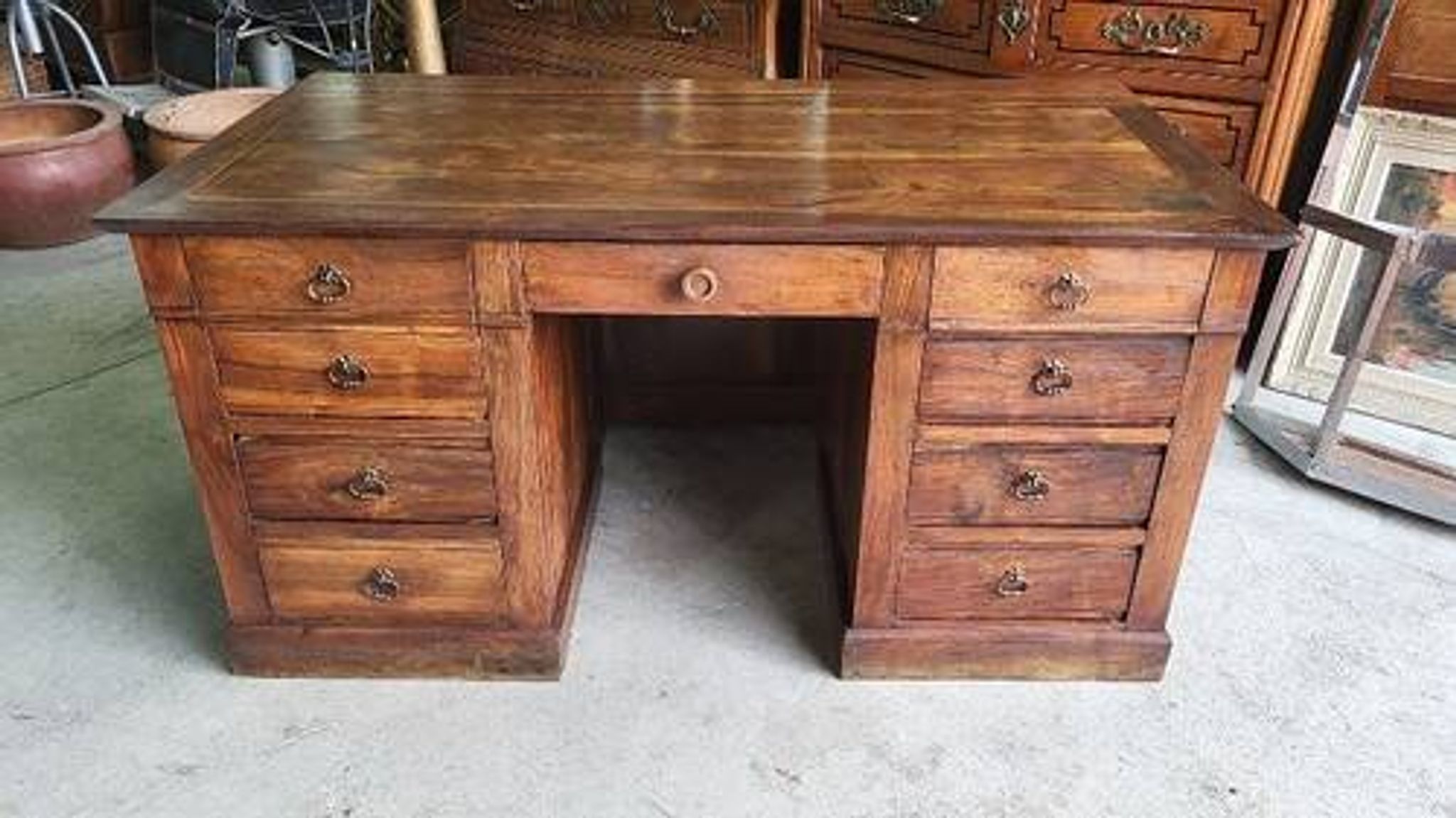 BUREAU A 9 TIROIRS EN NOYER 1900