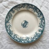 U&C Sarreguemines ironware footed plate