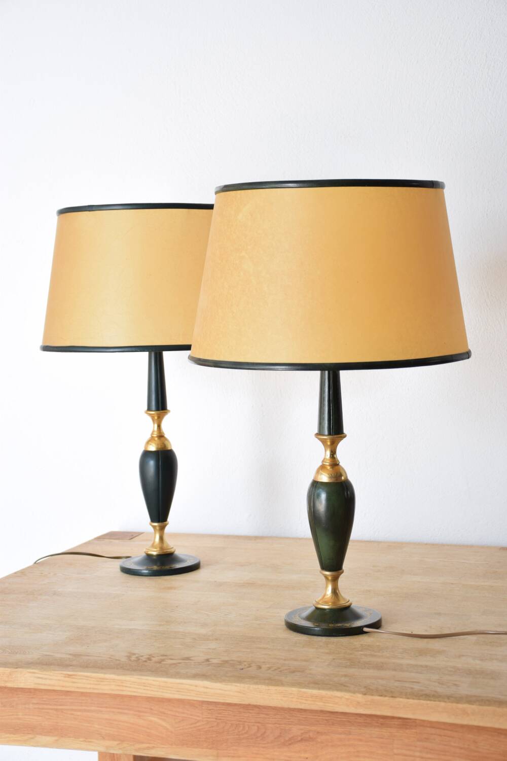 Duo of Le Tanneur lamps in leather and brass
