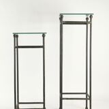 Deux consoles, gaines en fer forgé dessus en verre, XXème siècle