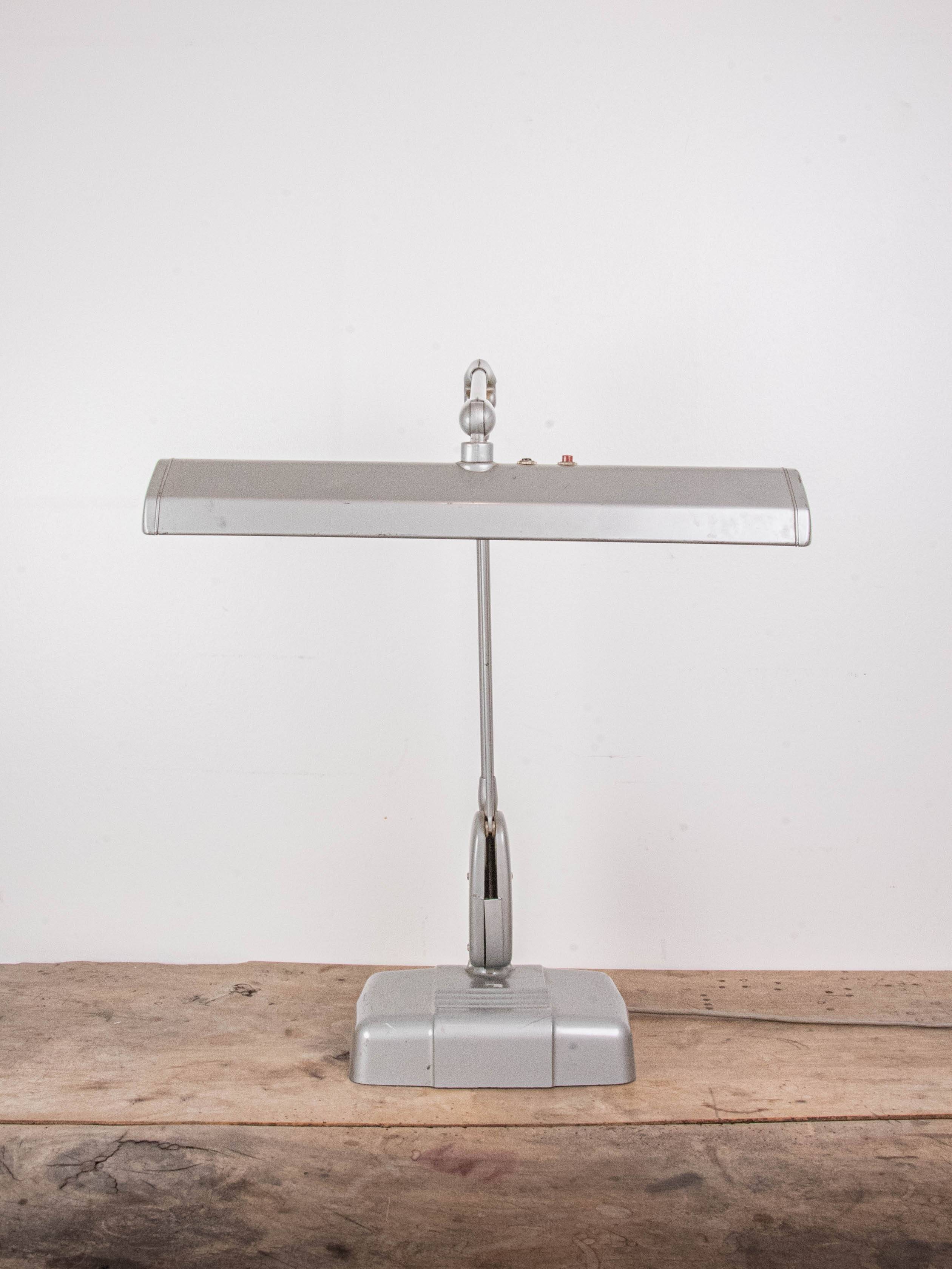 Dazor workshop lamp