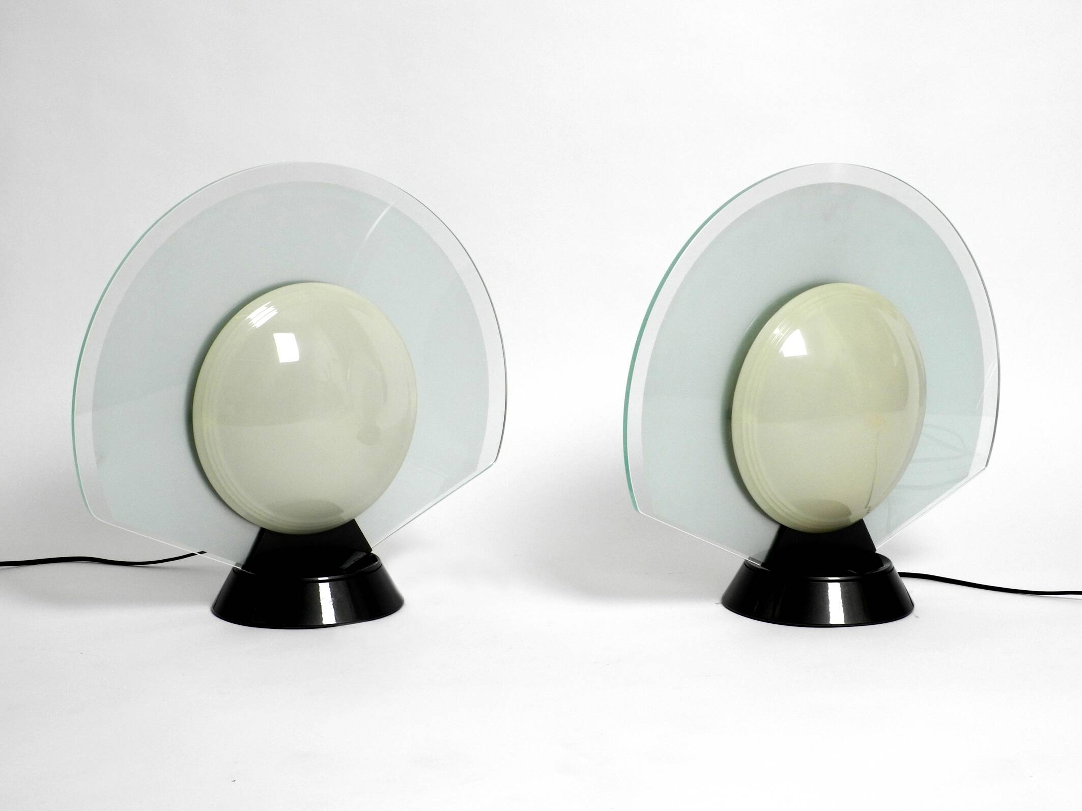 Pair of 1980s table lamps by Pier Giuseppe Ramella for Arteluce model Tikal