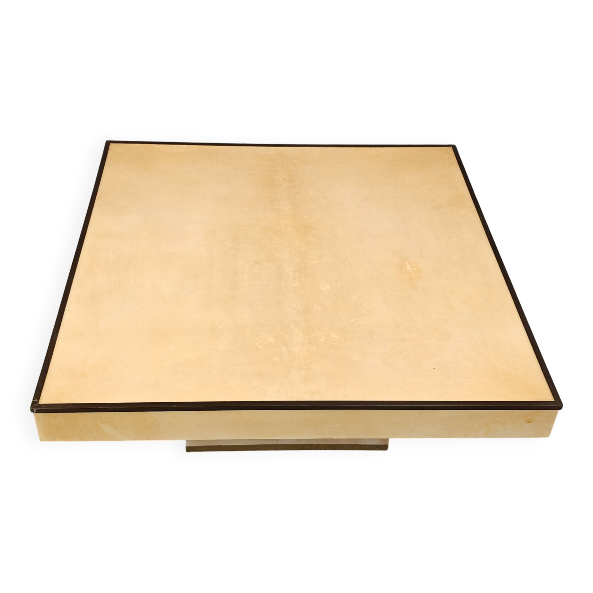 Table basse en peau de chèvre laquée Aldo Tura, années 1960