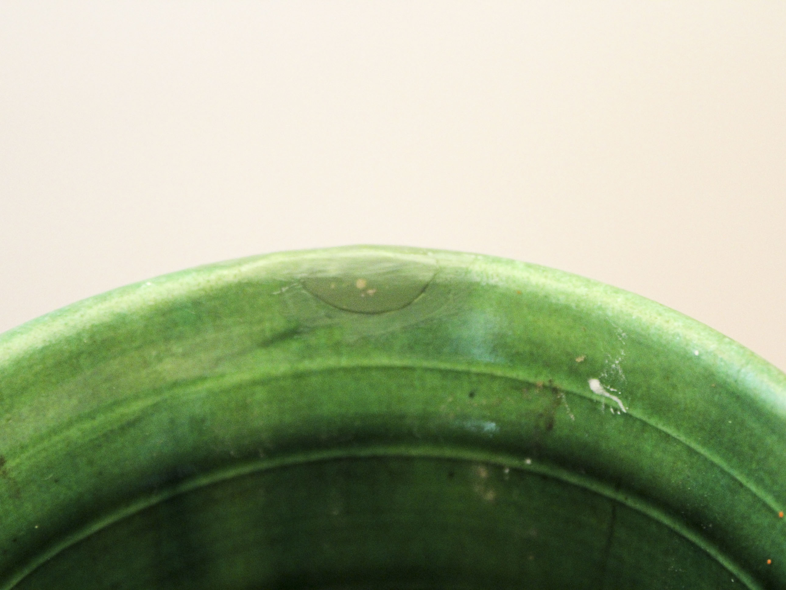 Vase en céramique d'Acollay décor flamé vert