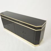 Enfilade laquée noire et laiton signée J.C. Mahey années 70