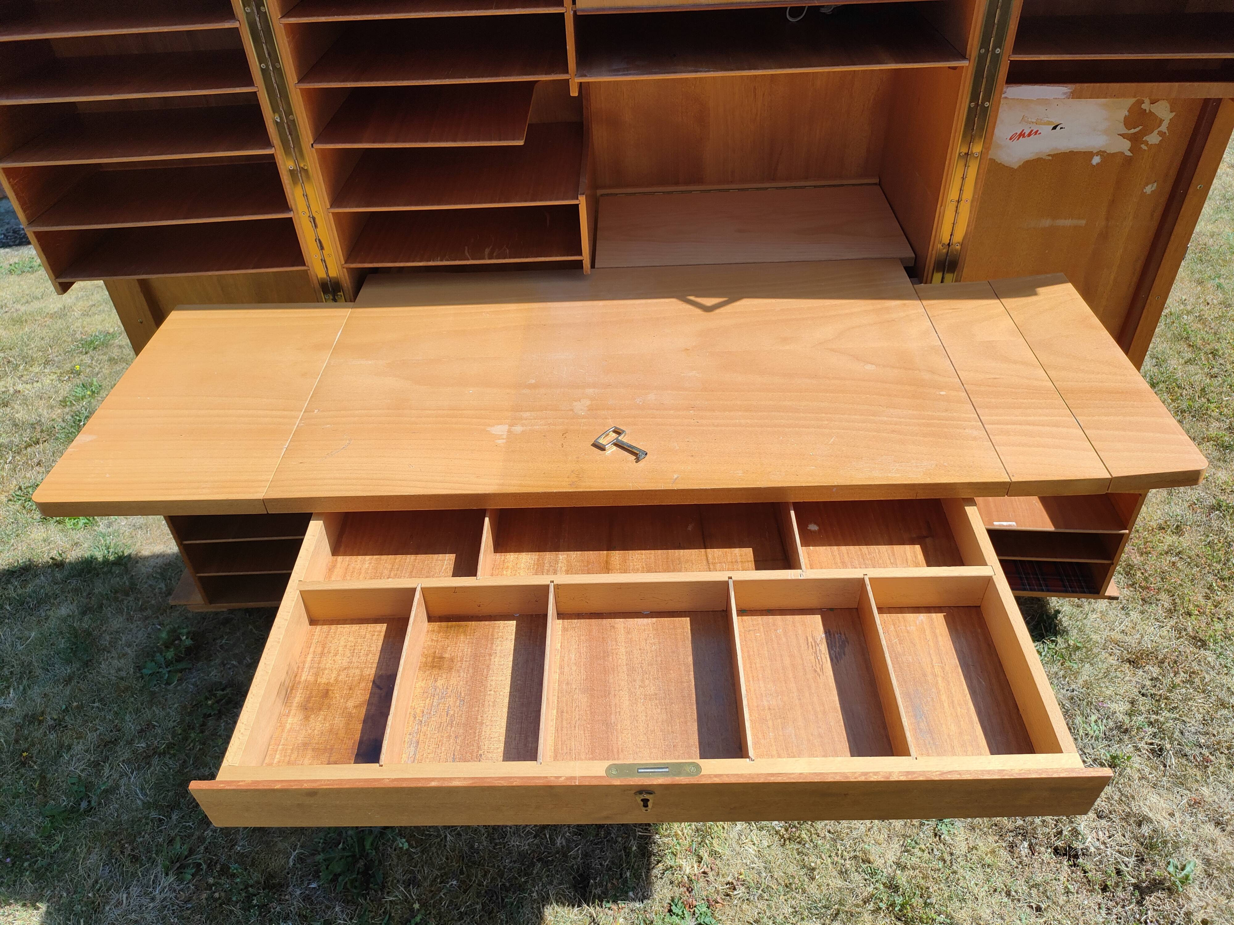 Bureau « magic box »  dans le style de Mummenthaler & Meier