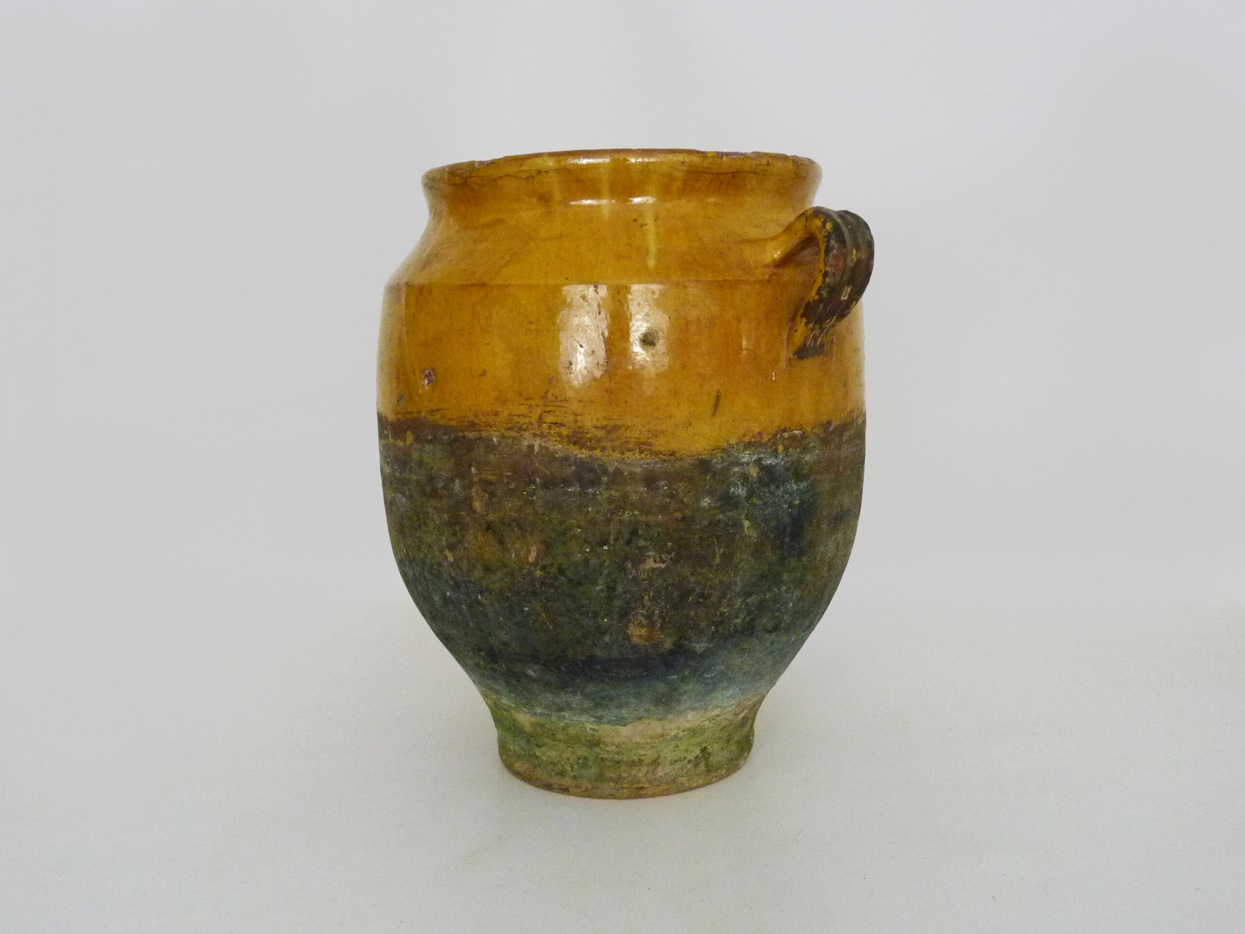 Magnificent glazed yellow confit pot, south-west of France. 19th century.