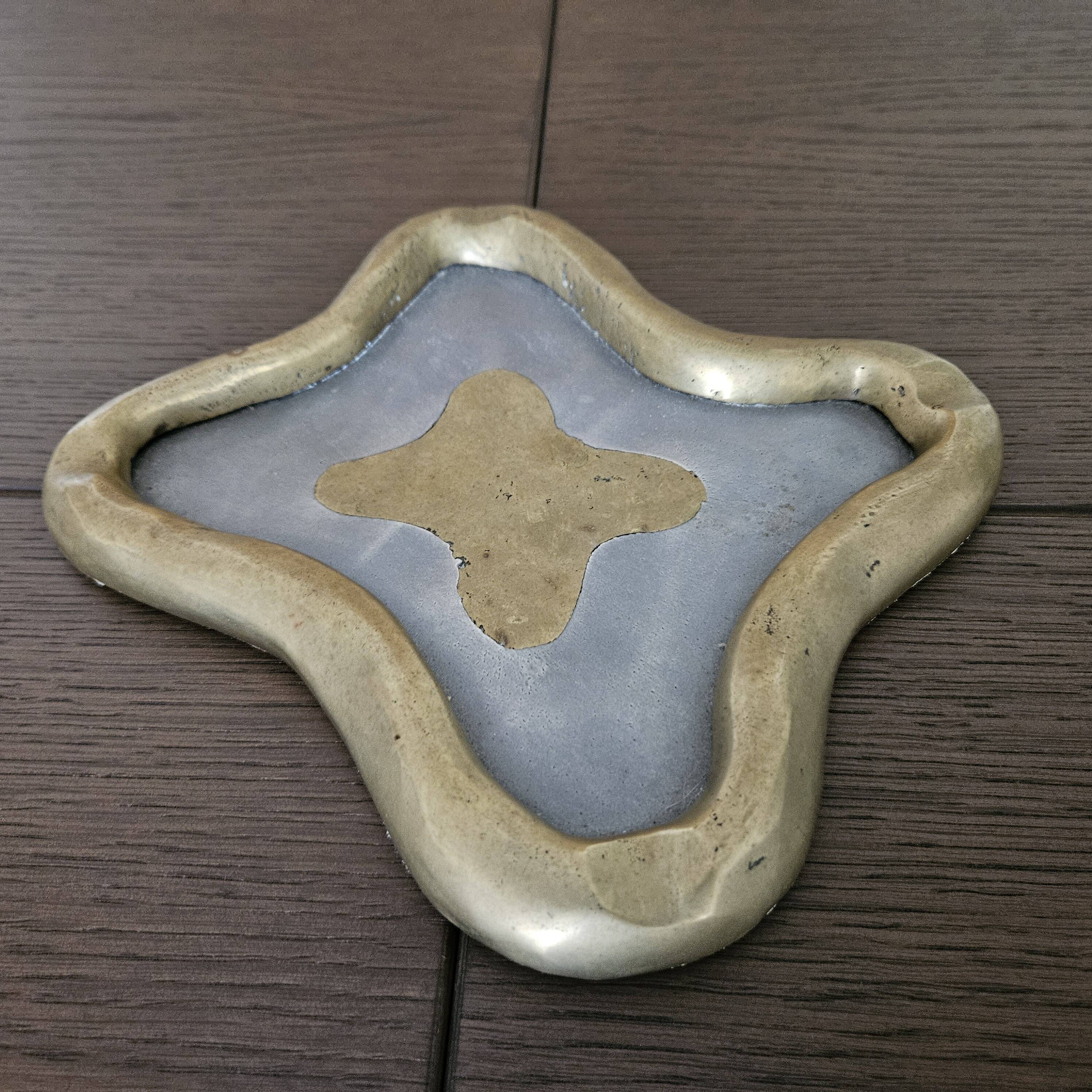 Ash tray - brutalist