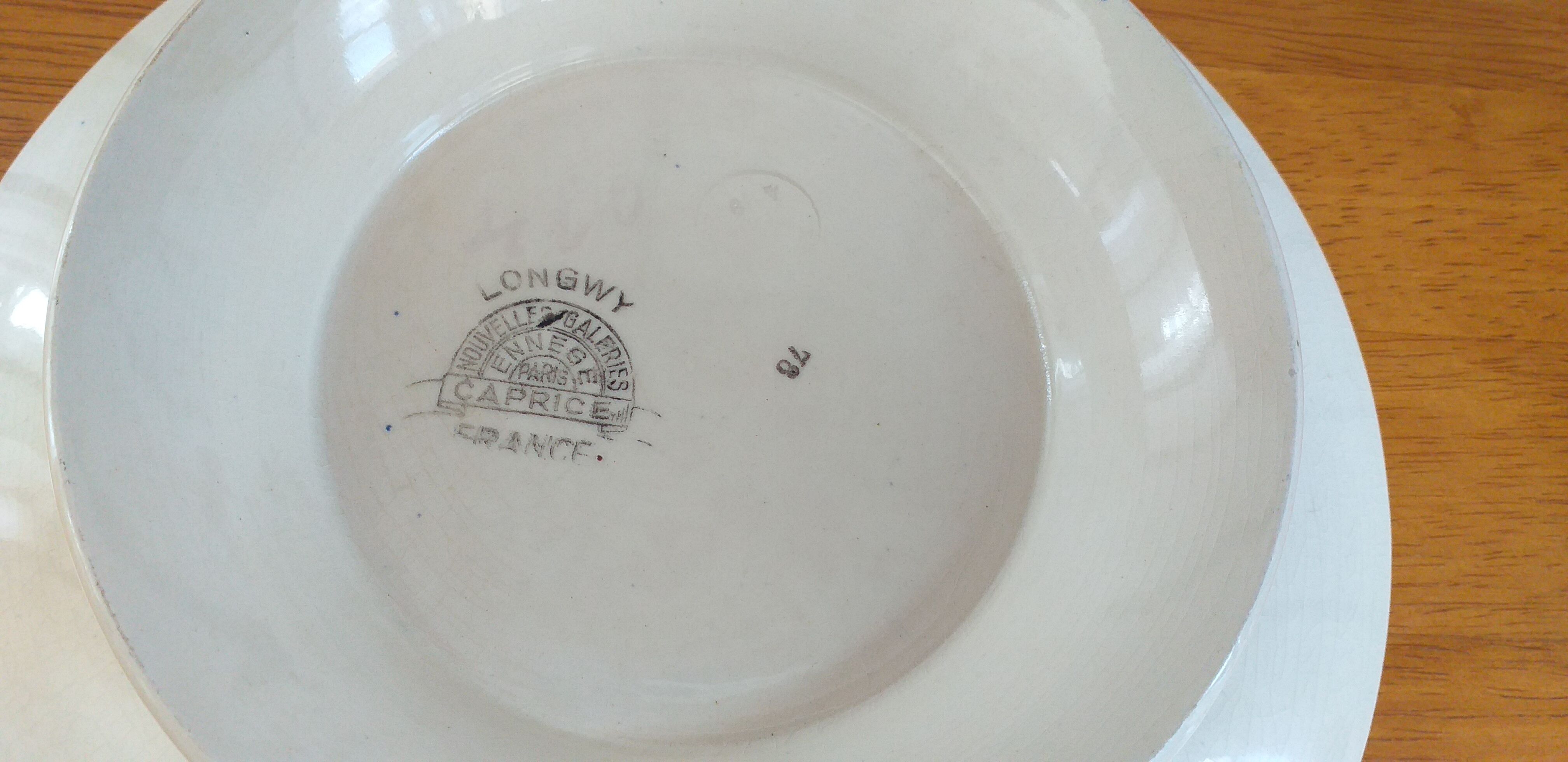 Compotier en porcelaine de Longwy modèle Caprice