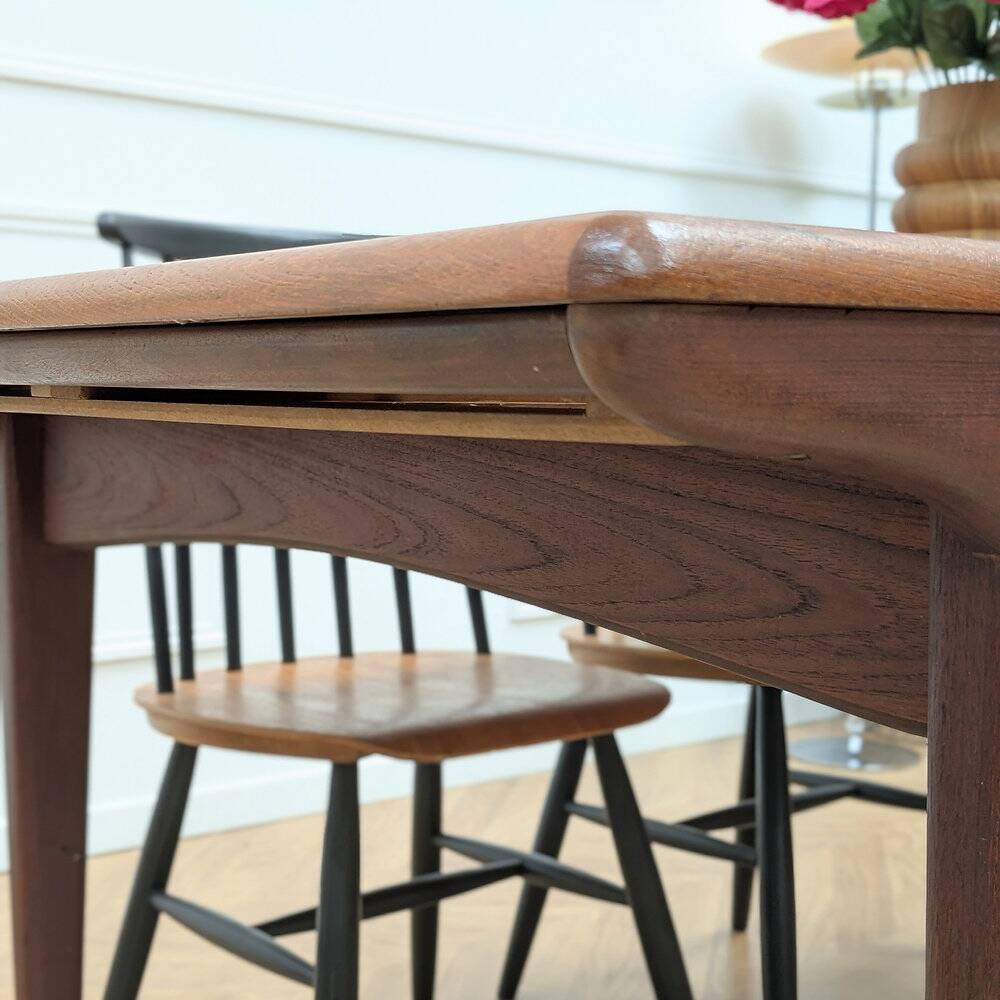 Table manger scandinave
