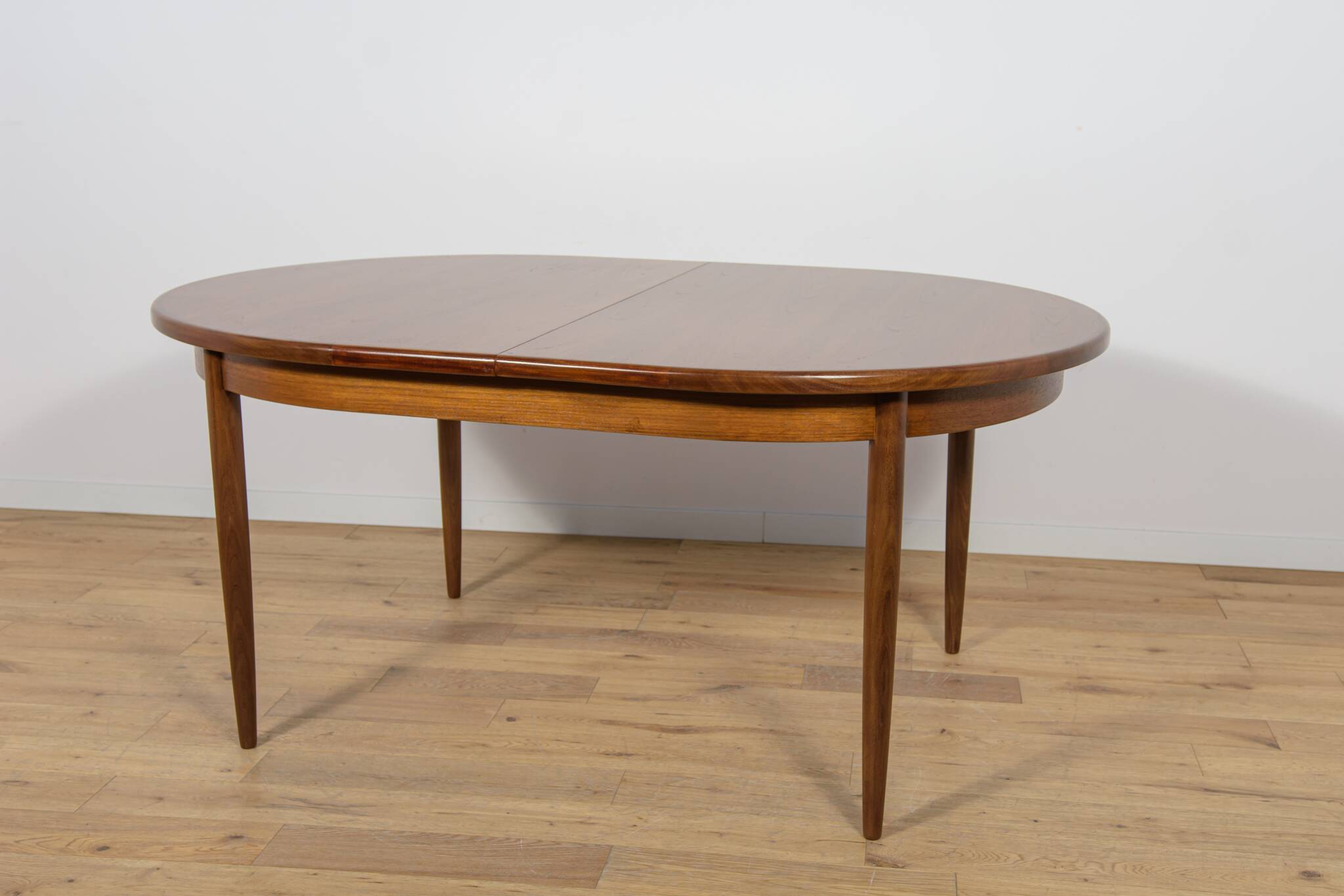 Mid-Century Modern Oval Dining Table in Teak from G-Plan, United Kngdom.
