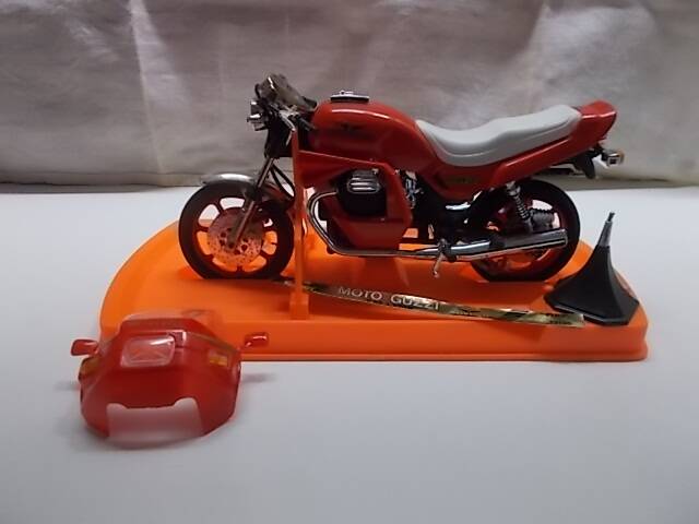 Miniature motorcycle collection moto Guzzi v65 Lario