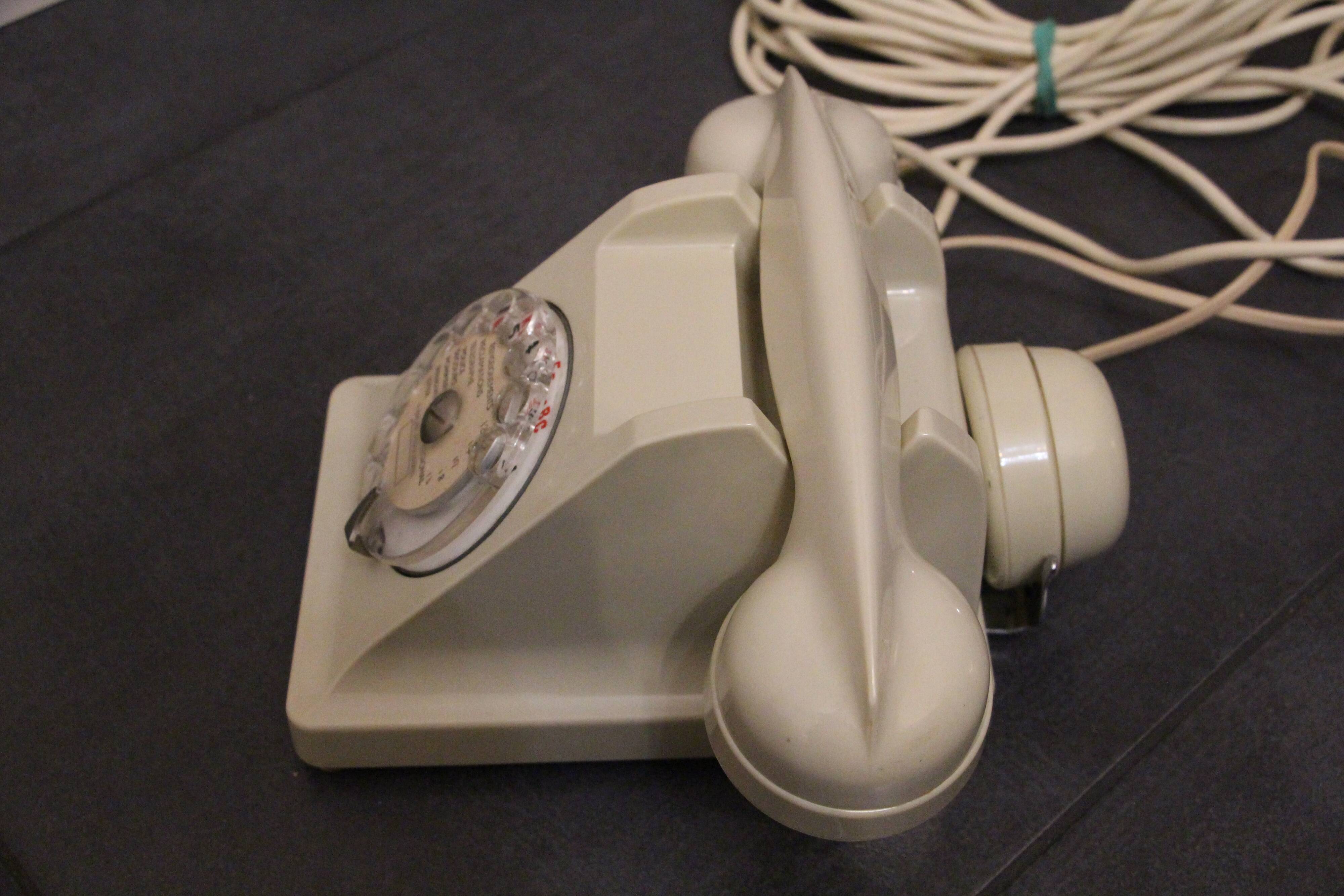 Ericsson U43 phone in bakelite ivory 60's