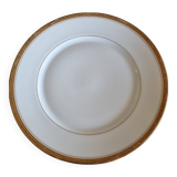 Rimmed dessert plate