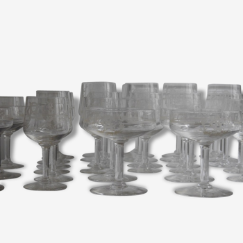 A batch of 36 Saint Lambert Crystal glasses