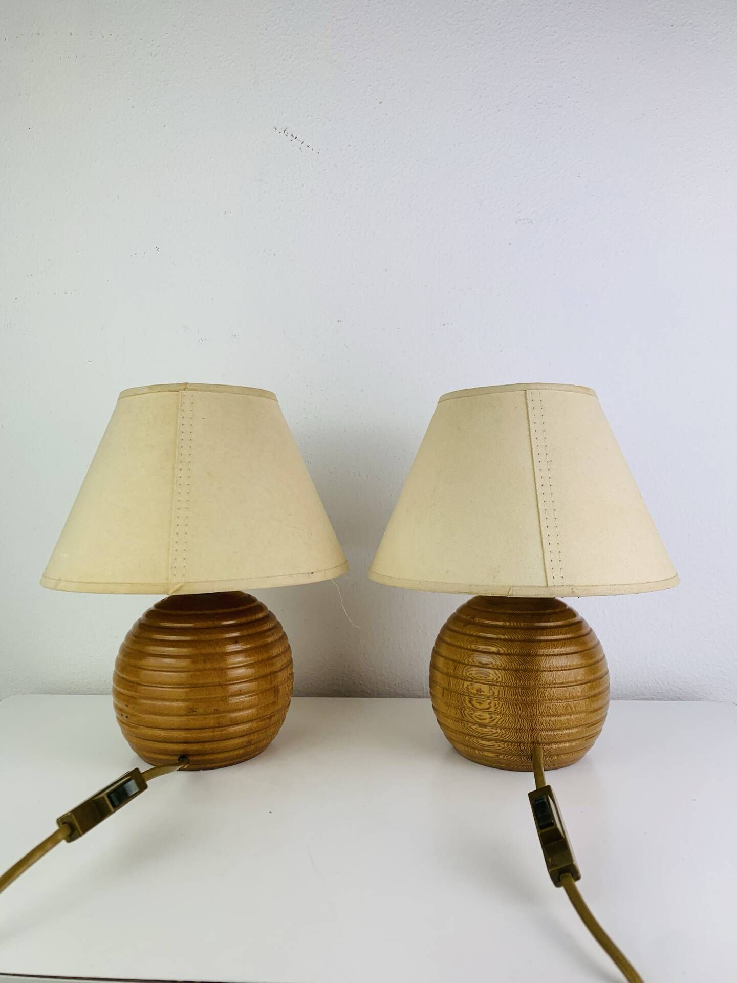 Paire de lampes boules en bois, années 80