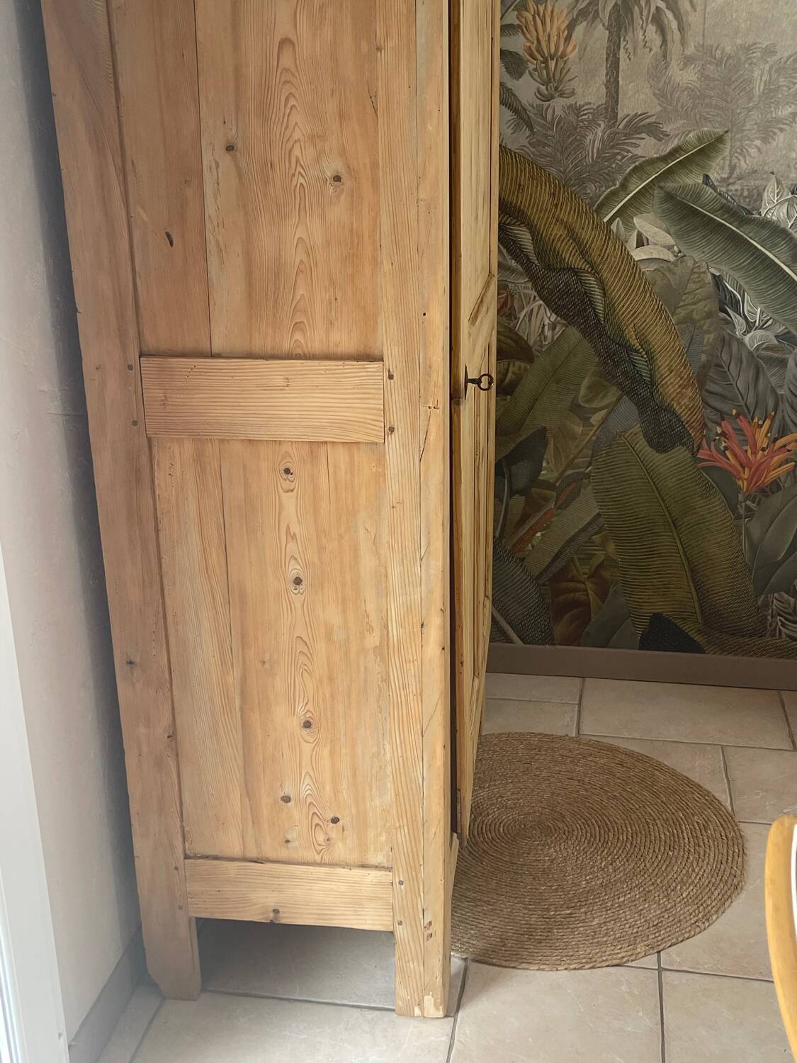 Raw wood bonnetière