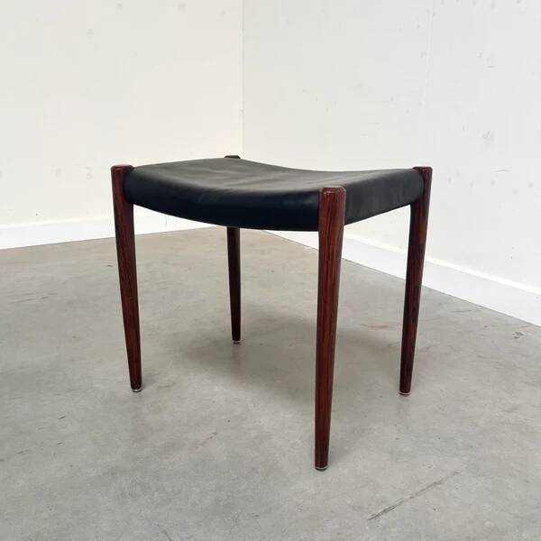 Set of Møller 80A stools, 1960s