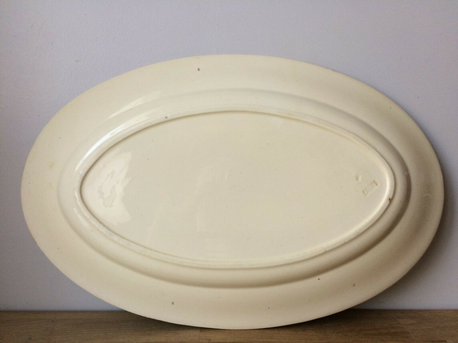 Oval flat Iron Earth Salins