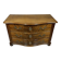 Commode galbée époque Louis XIV - Louis XV en ronce de noyer et bronzes dor