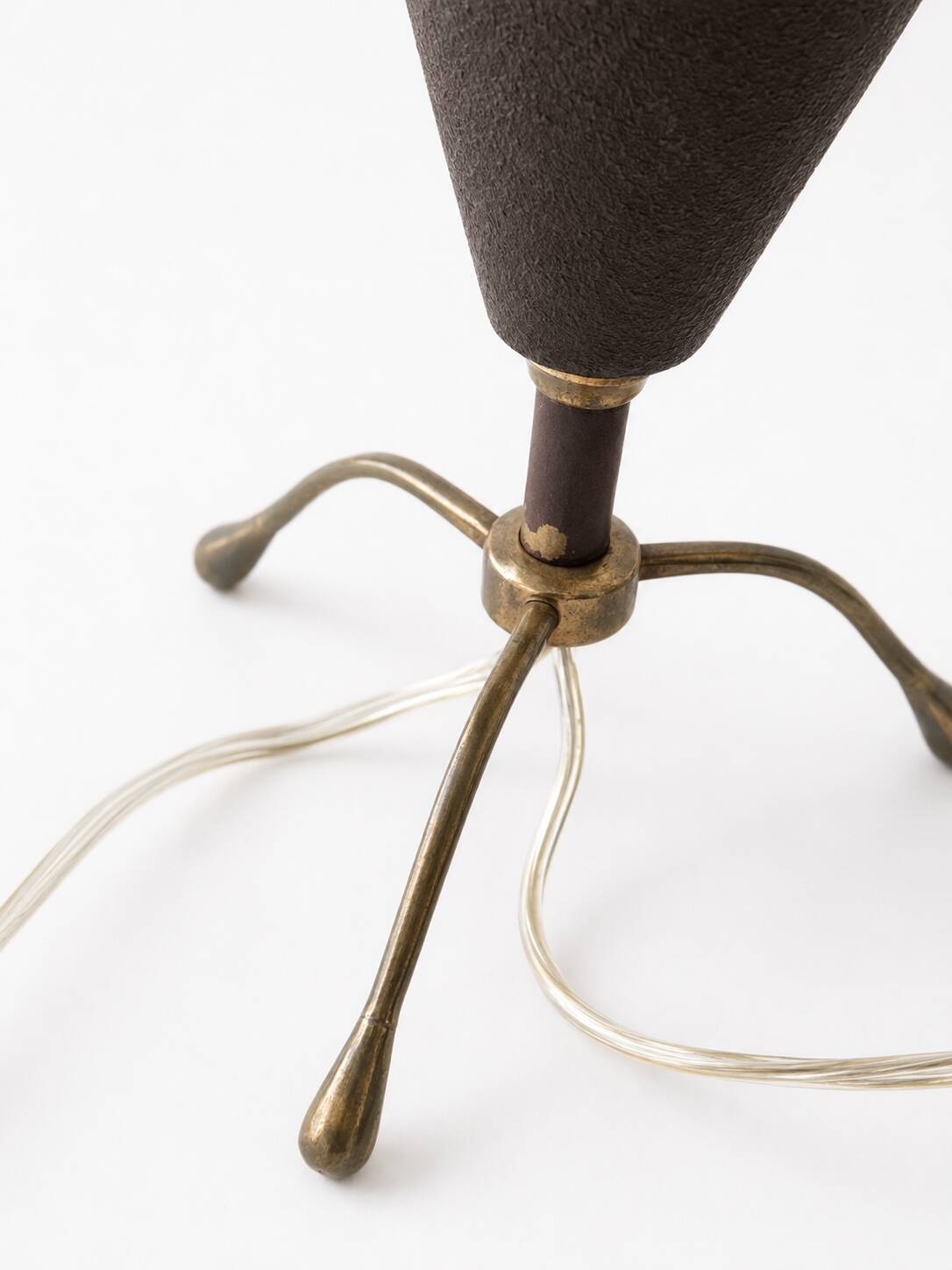 Modernist tripod table lamp "TV" in brass and aluminium, Stilnovo style.