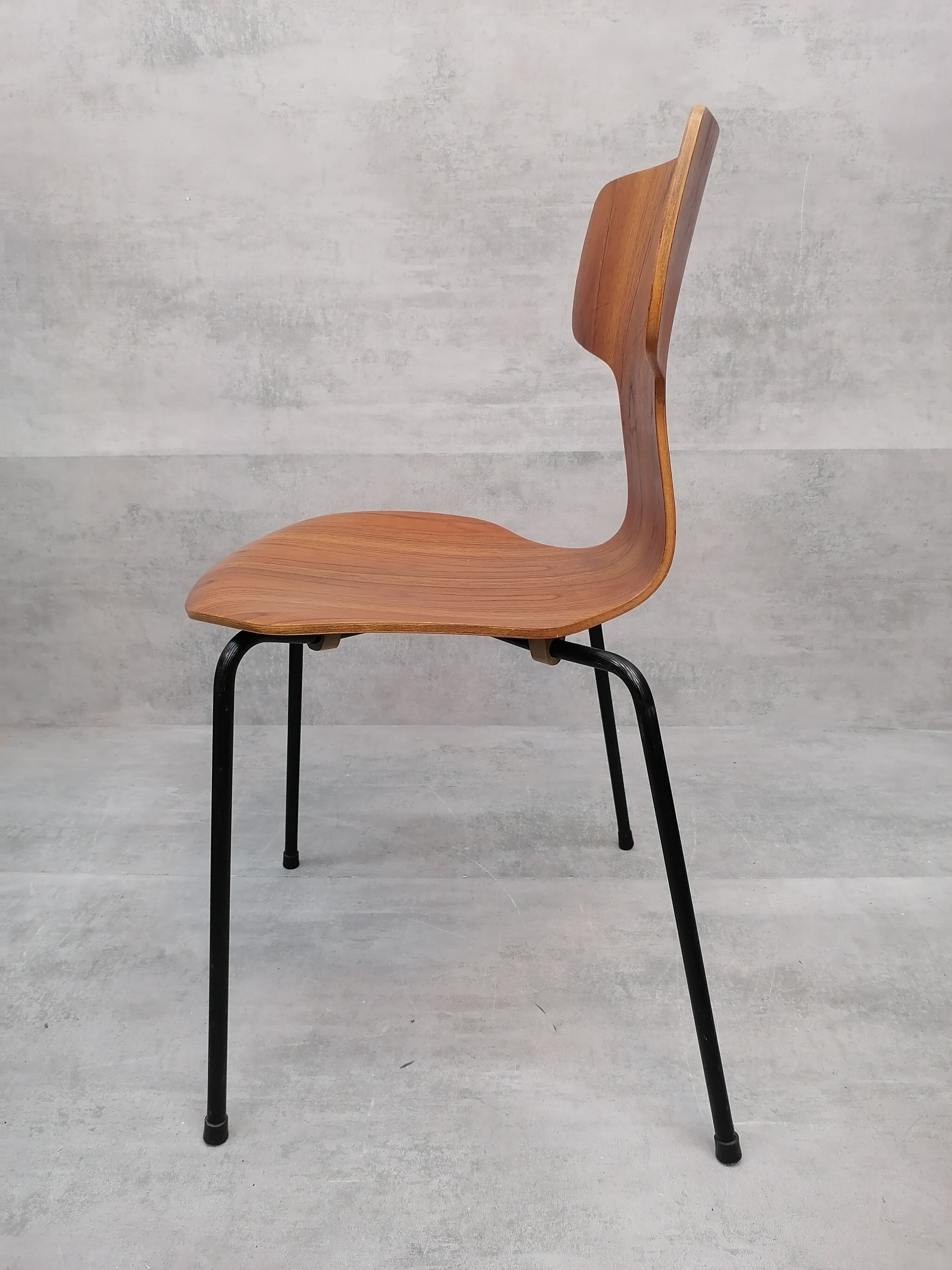 Set of 2 model 3103 Hammer chairs by Arne Jacobsen for Fritz Hansen, Denmark , 1969