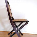 4 folding chairs canned