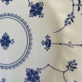 8 English dinner plates