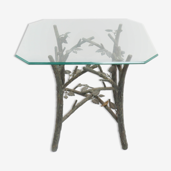 Une table d’appoint vintage dans le style d’Alberto Giacometti