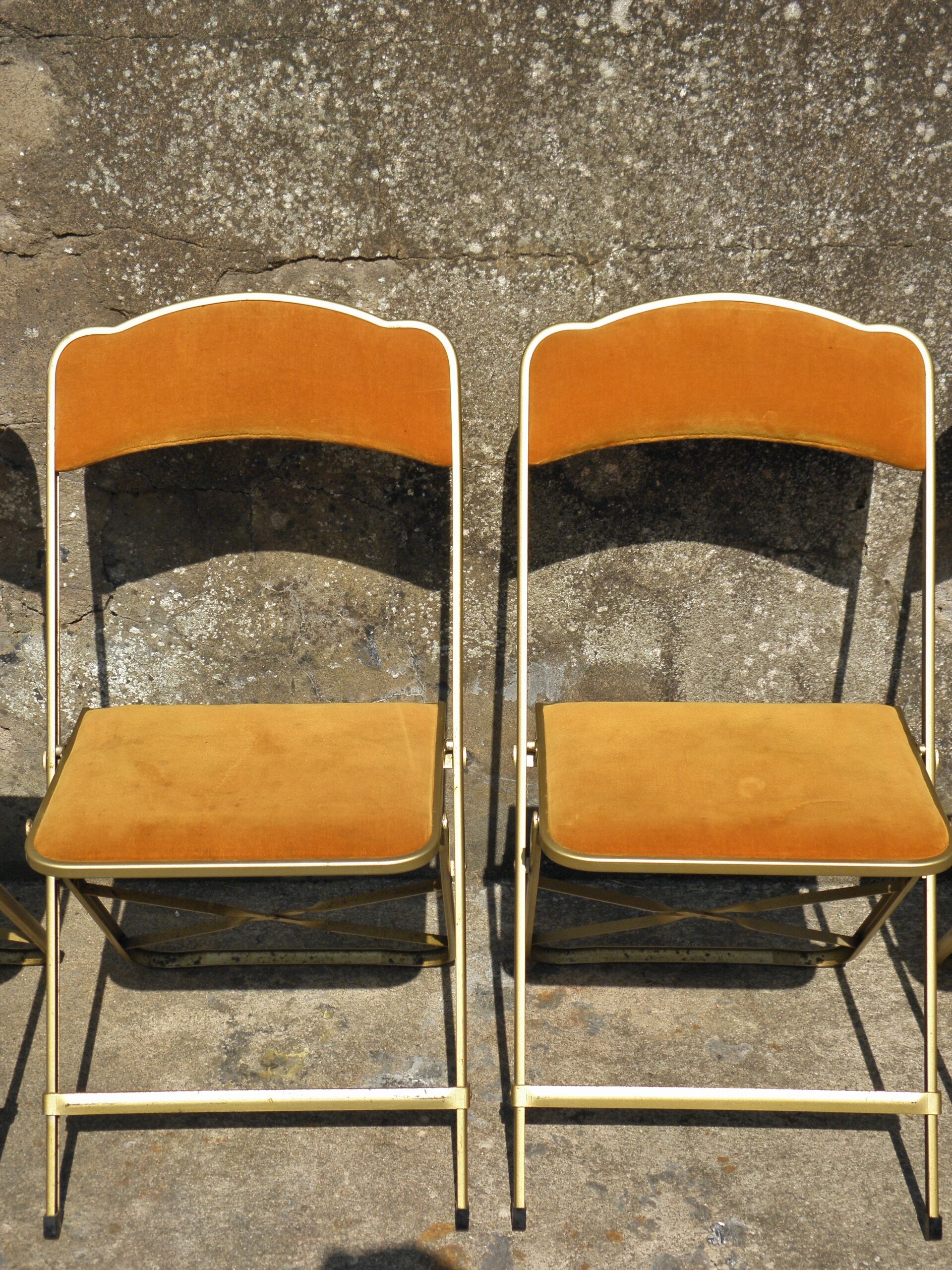 Lot de 6 chaises pliantes en velours et métal doré