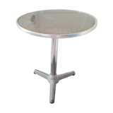 Garden tripod pedestal