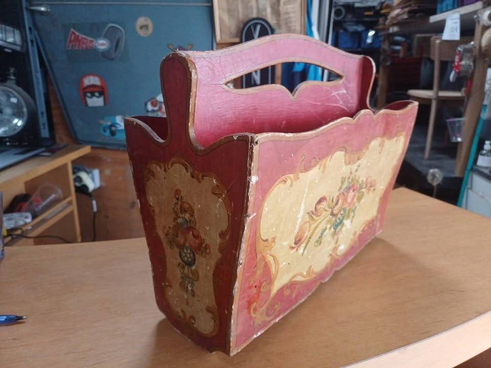 Napoleon III style magazine rack