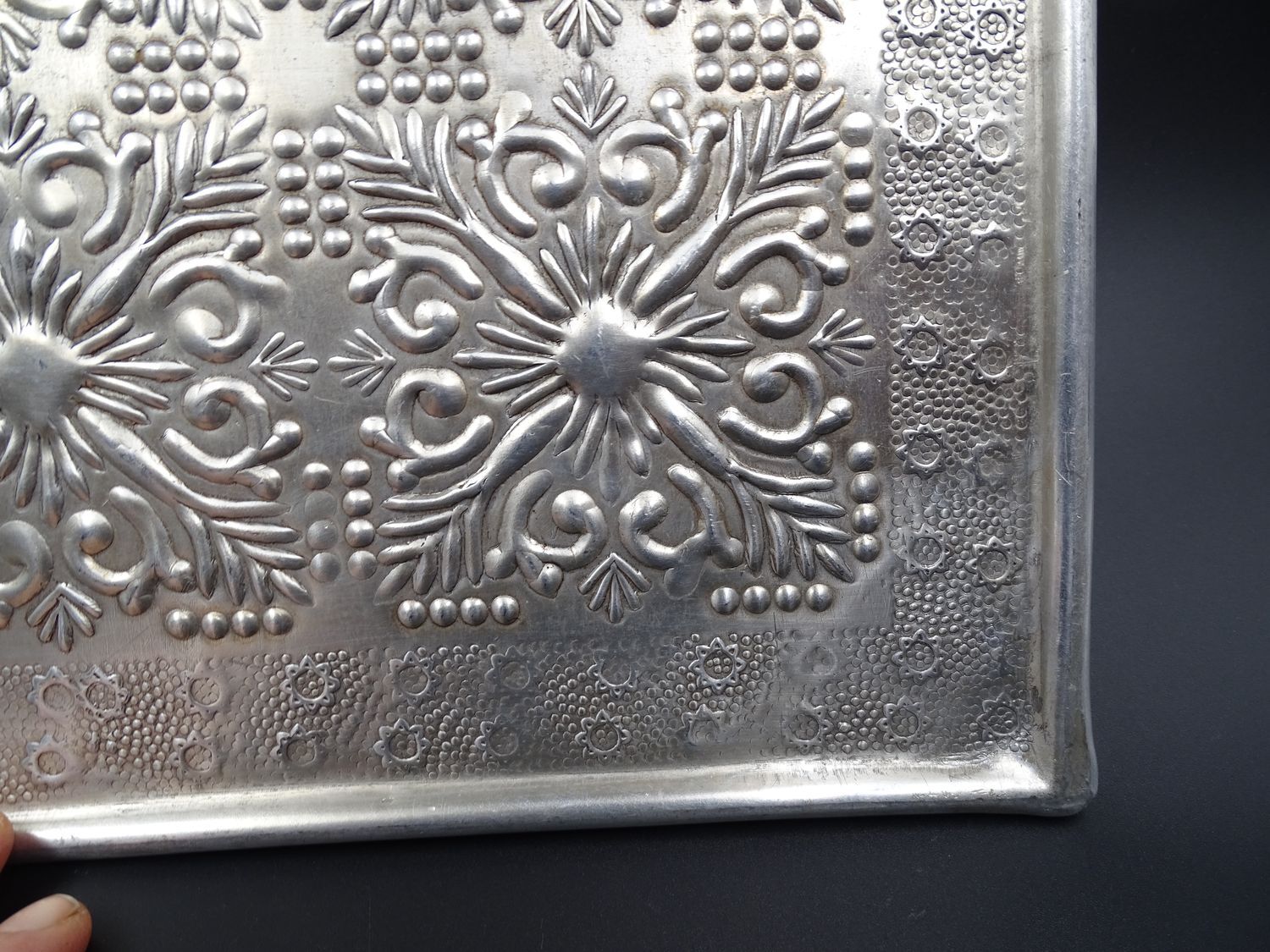 Large flat bottom or aluminum flat rest - Repulsed décor