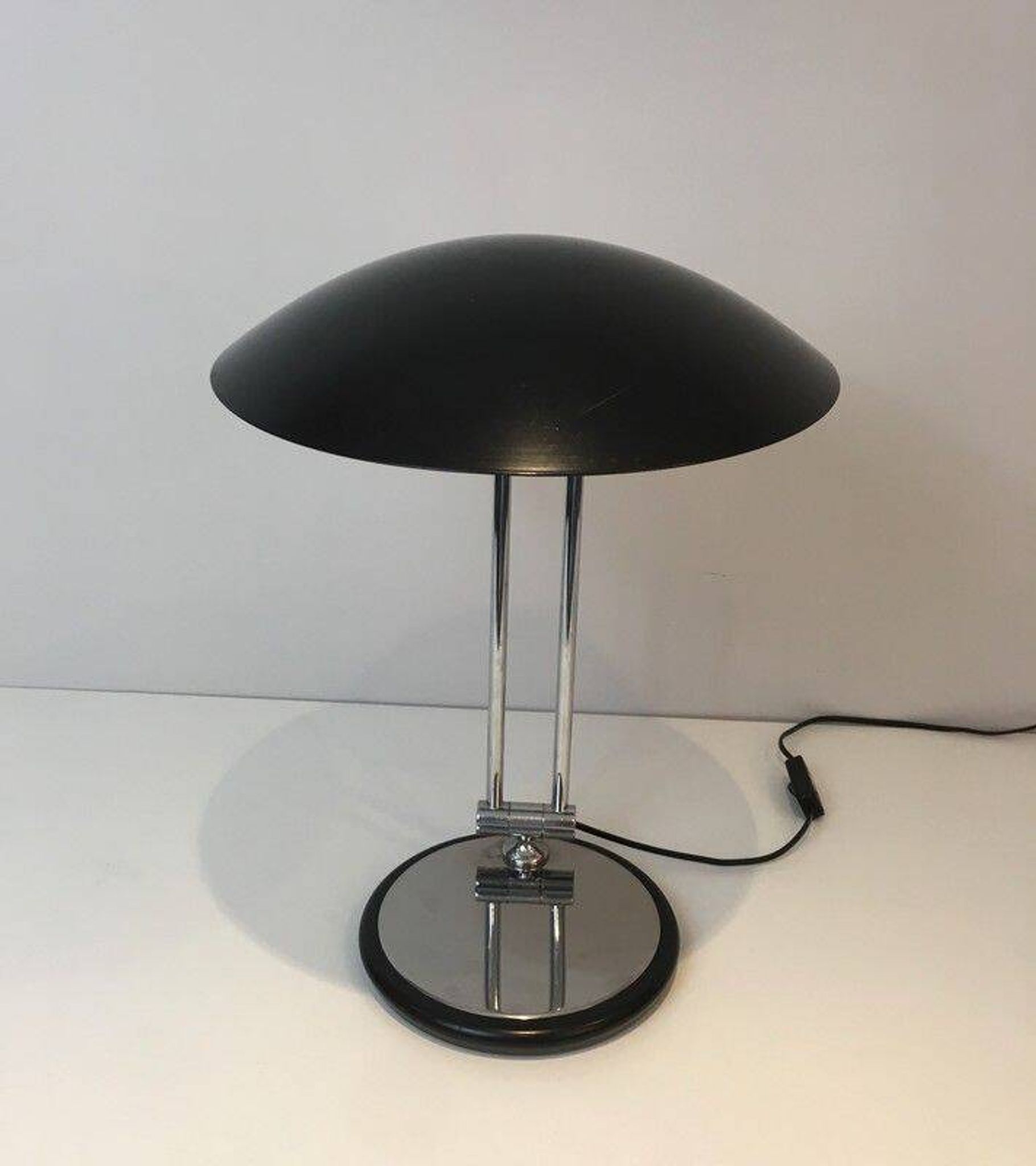Swivel designer desk lamp in chrome and black lacquered metal
