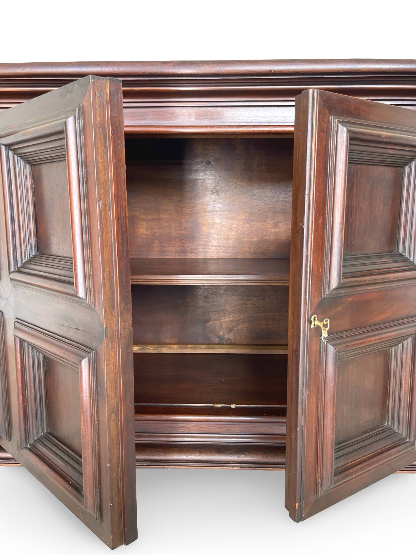 The high-quality Italian Renaissance Revival credenza, 1920s/1930s