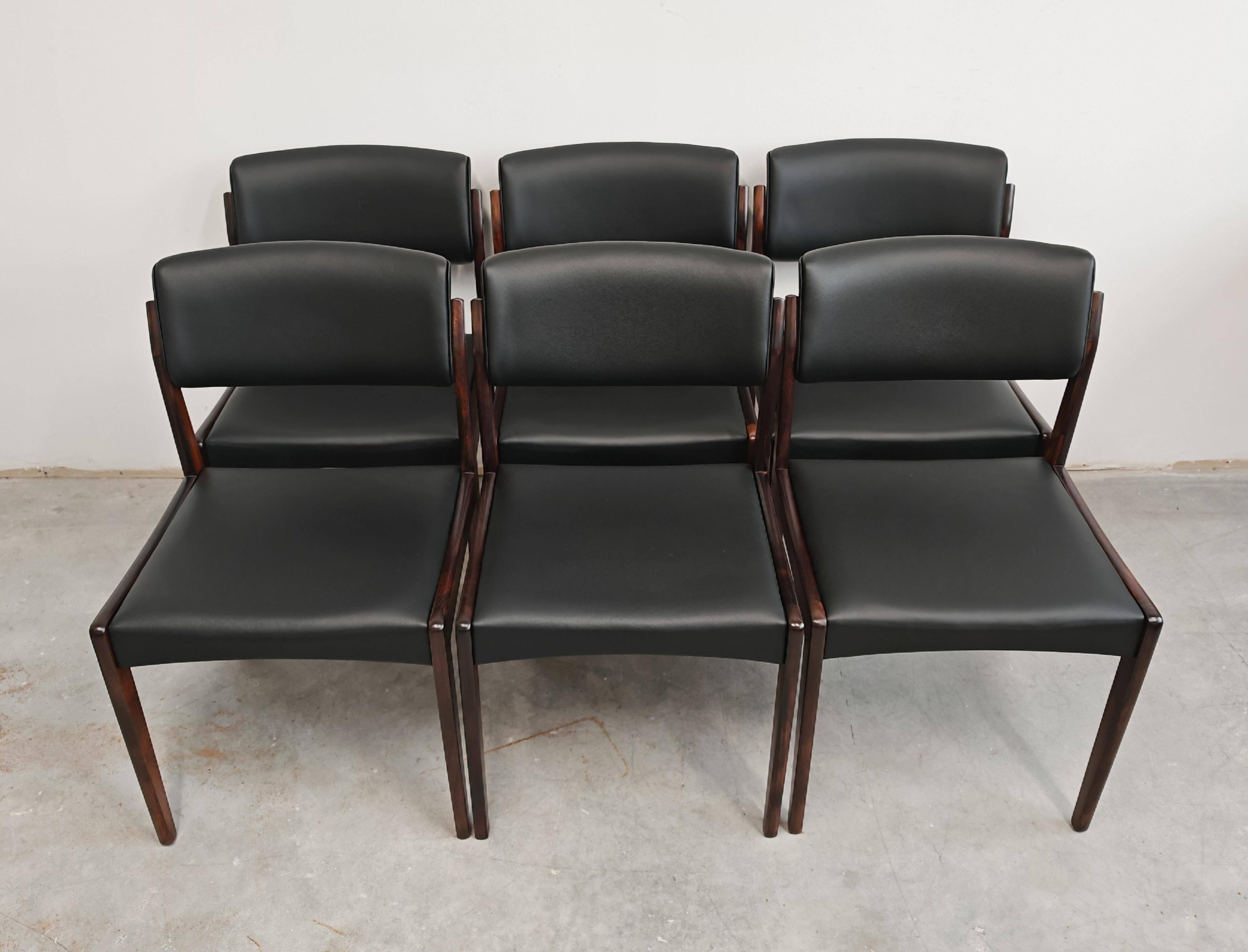 Set of 6 Mid Century Modern chairs in rosewood and leather by Bramin.