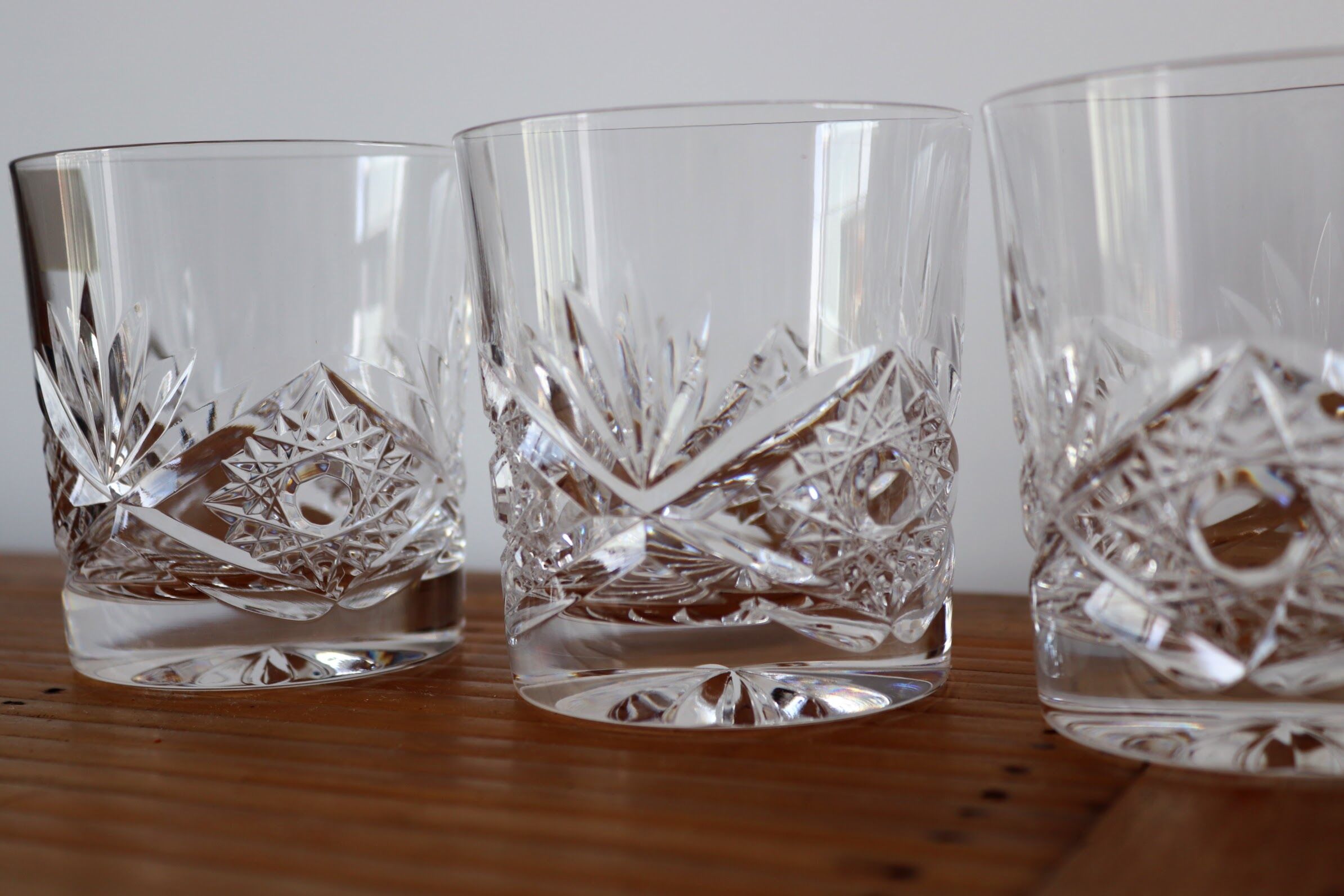 Set of 6 glasses in cut crystal of Aix les bains