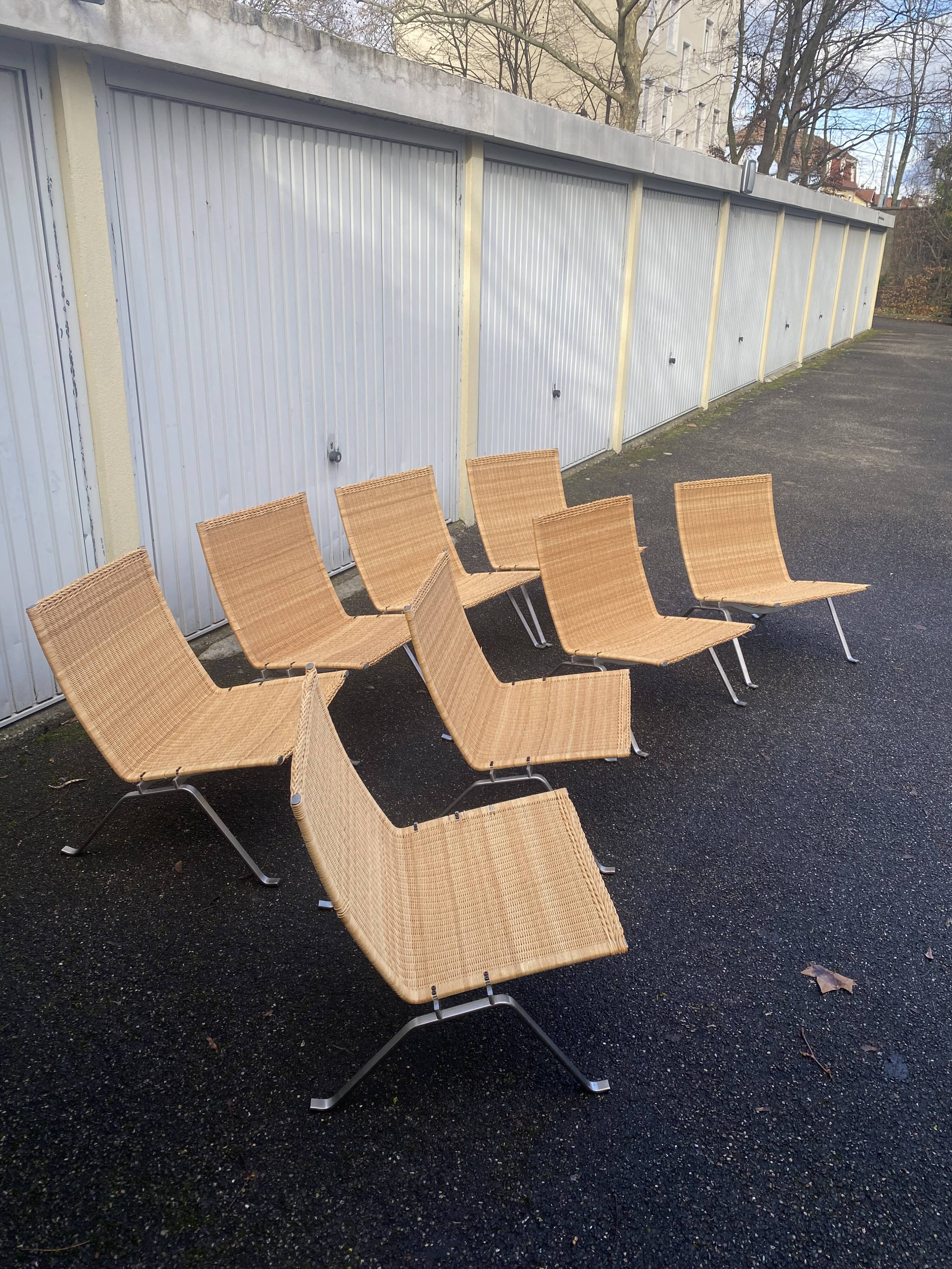 8 fauteuils Pk22 de Poul Kjaerholm , signé Fritz Hansen