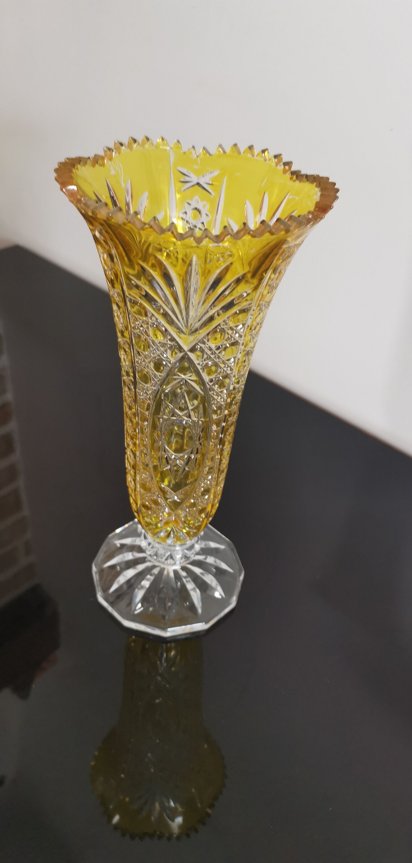 Ancient vase soliflore crystal chiseled yellow-orange
