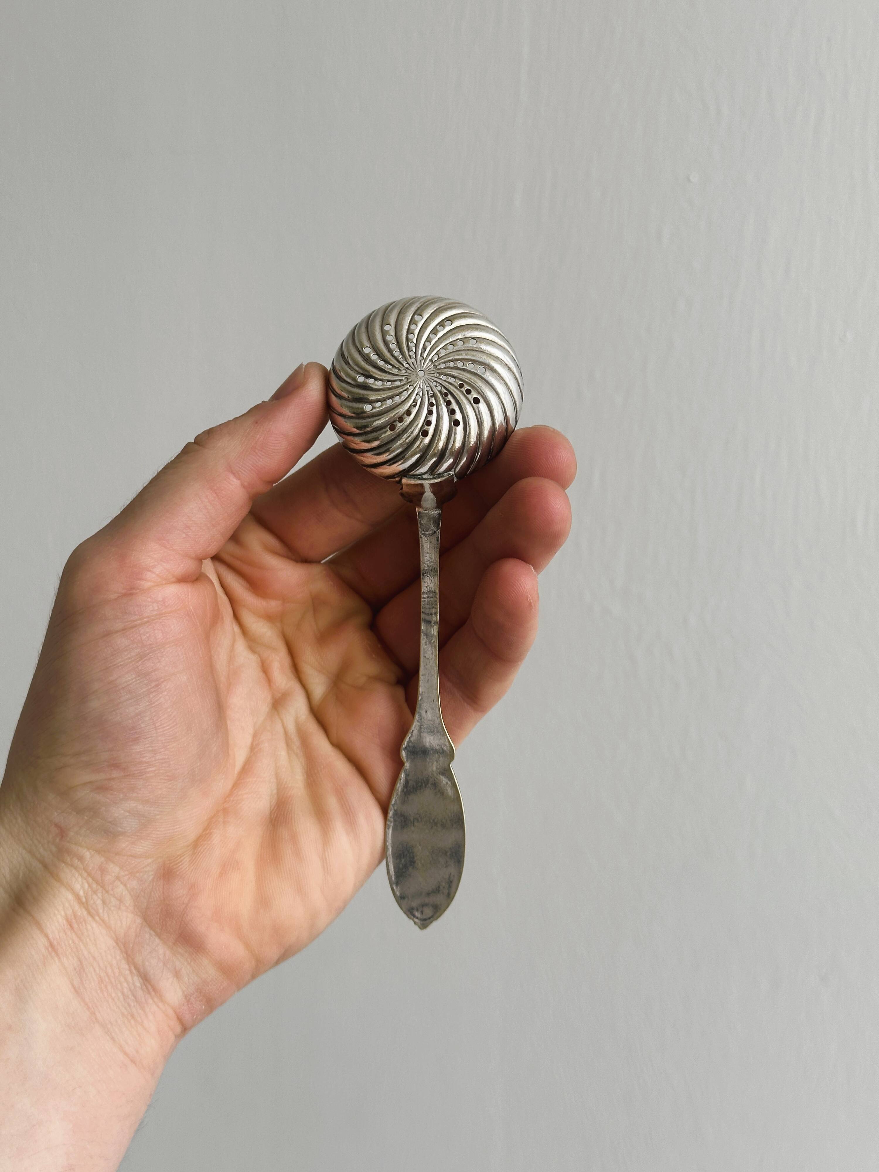 Petite cuillère à poudre ancienne métal argenté