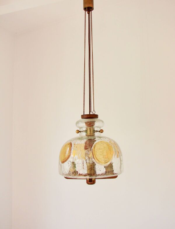 Un luminaire suspendu moderniste, années 1970.