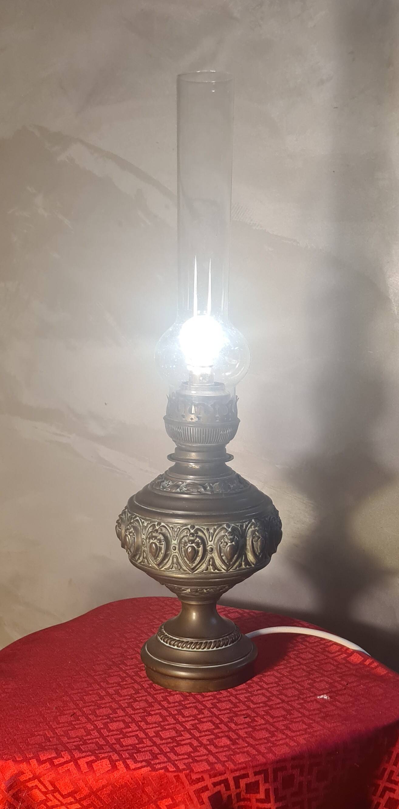 old brass oil lamp electrified without switch possible to install