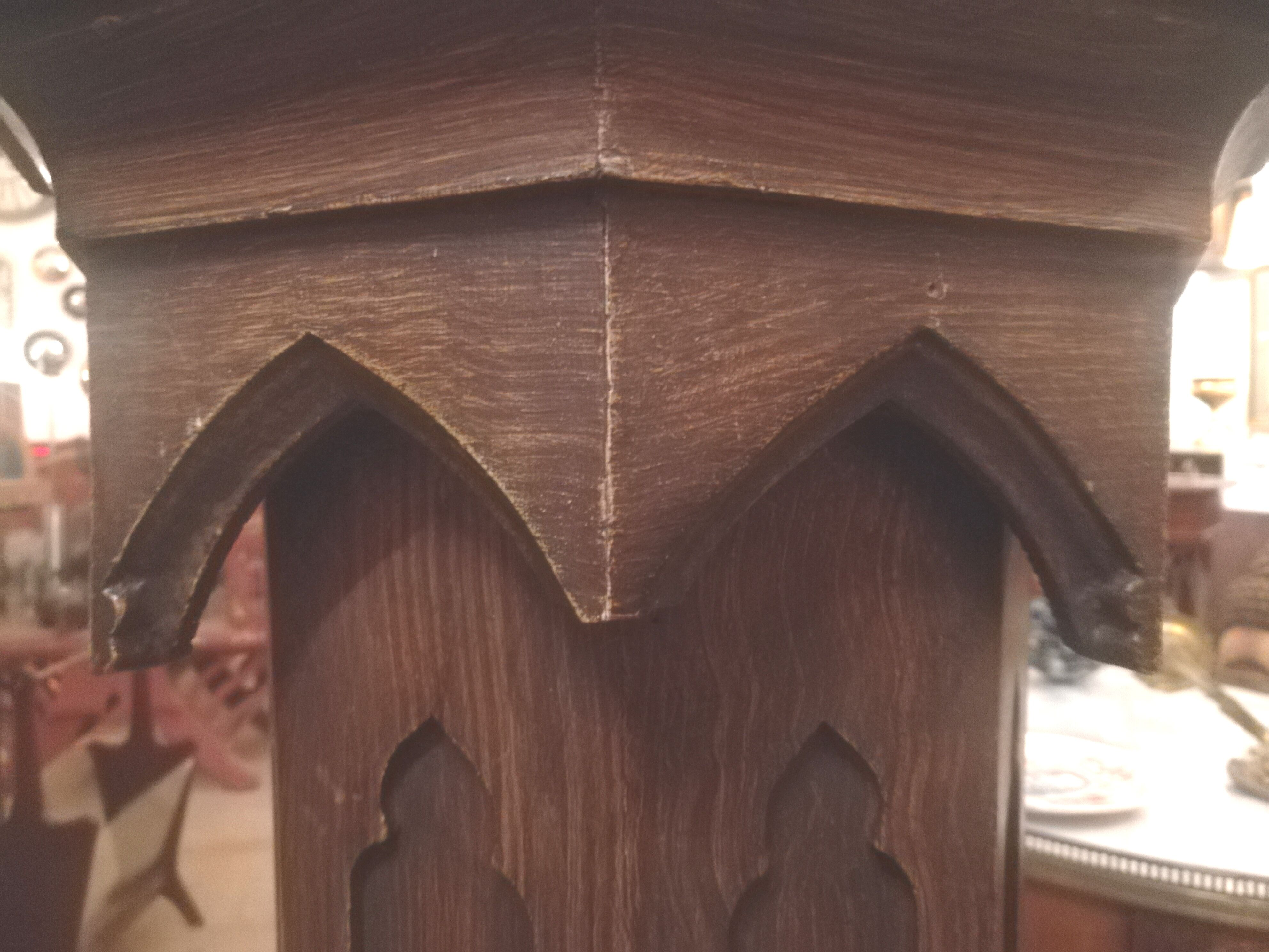 Gothic style wooden column